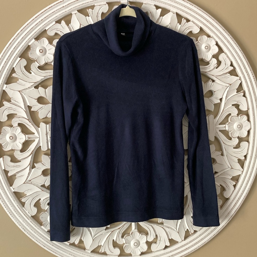 Uniglo Heat Tech sweater